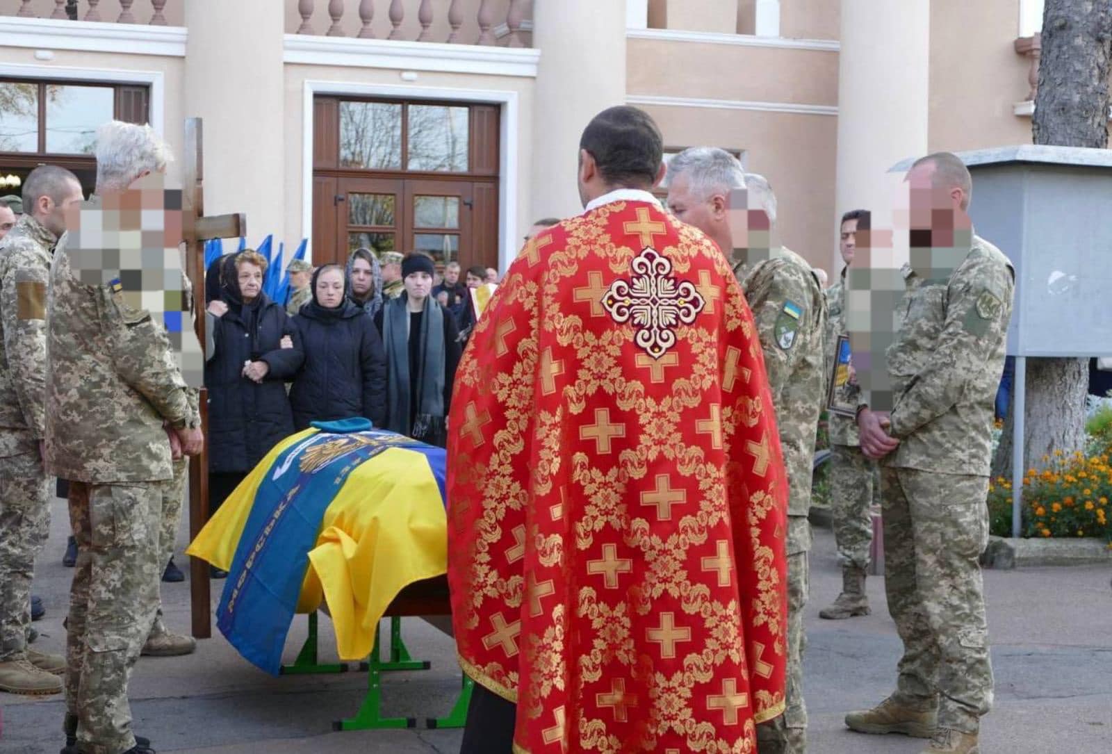 прощання з Героєм