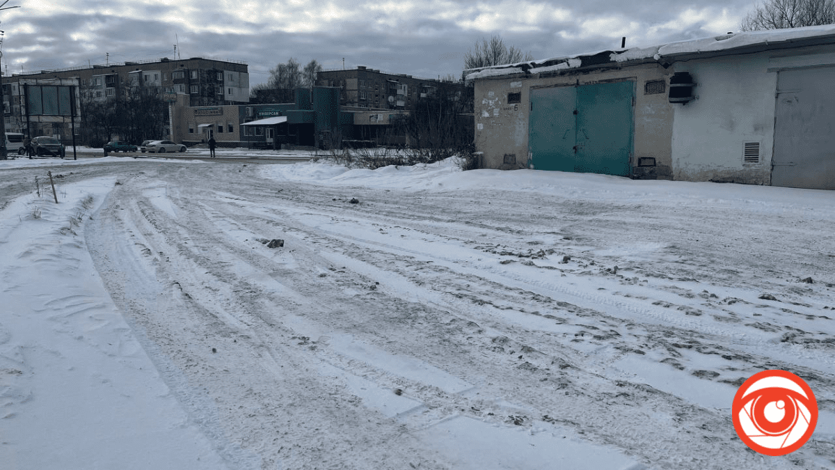 КП "Калушавтодор" пообіцяв підсипати проблемну дорогу на вулиці Мостиській