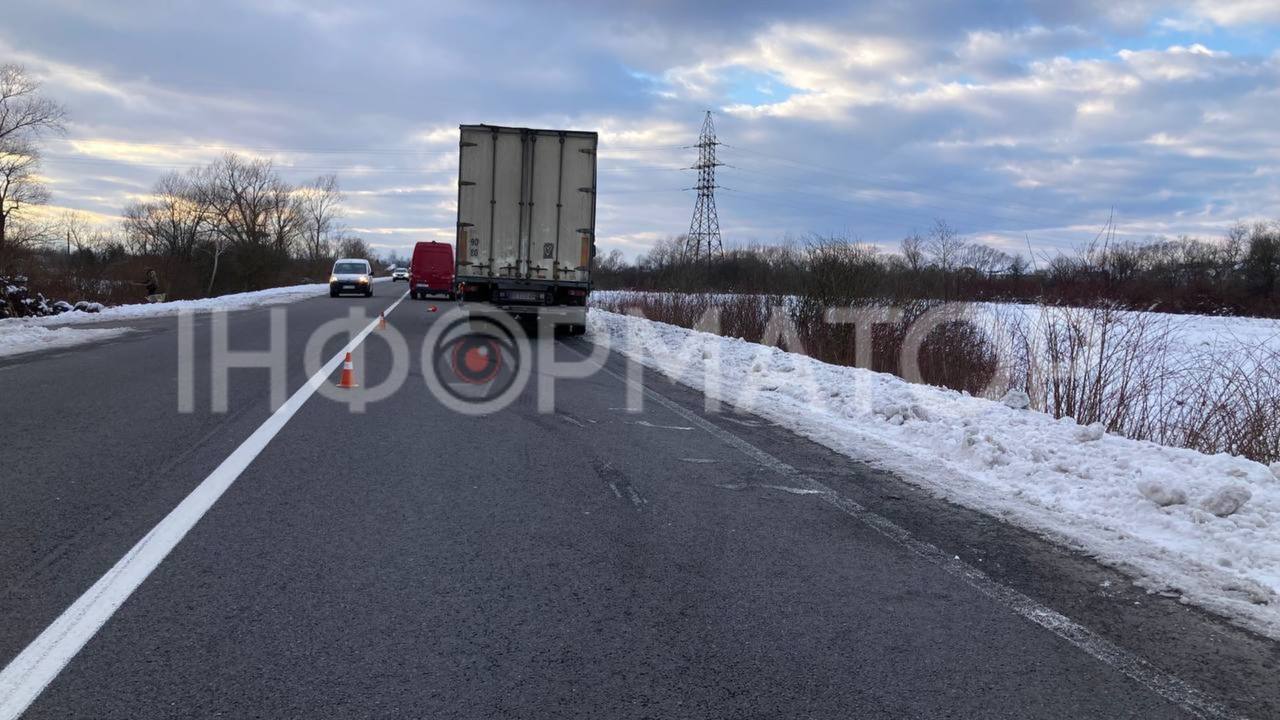 Авто у кюветі: нові деталі ДТП у Хотіні