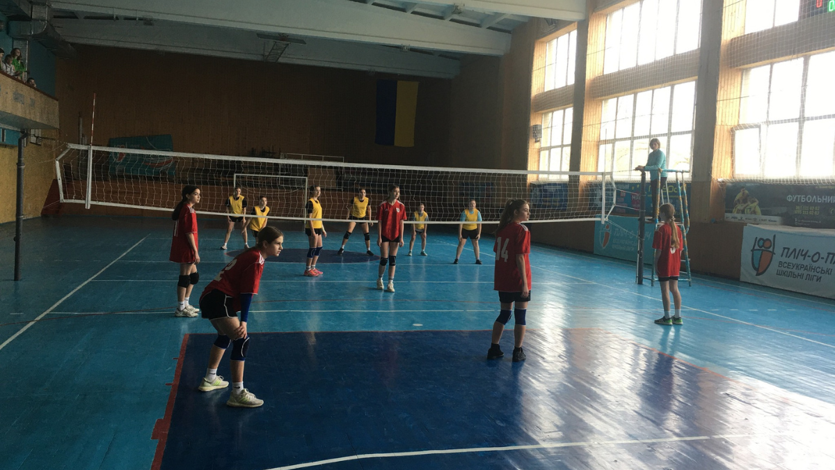 Відомо, хто переміг у змаганнях з волейболу серед учениць шкіл Калущини