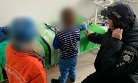 На Калущині поліція забрала у батьків двох маленьких дітей