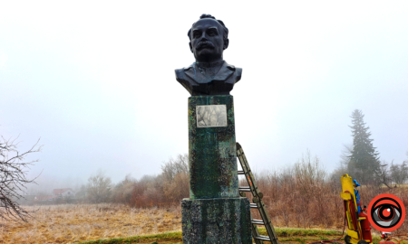 Невідомі пошкодили пам’ятник Іванові Франкові | ФОТОФАКТ