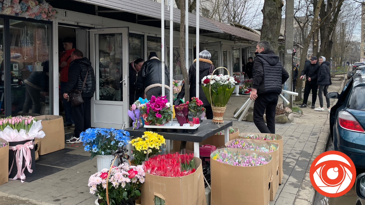 Що коїться у квіткових крамницях 8 березня у Калуші?