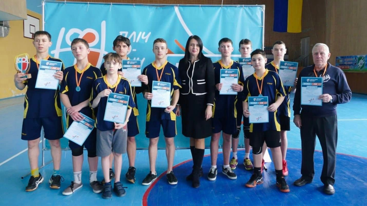 Відомо, хто переміг у змаганнях з волейболу серед учнів шкіл Калущини