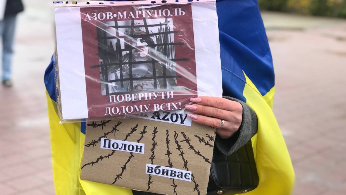 У Франківську проходить мирна акція "Не мовчи! Полон вбиває!"