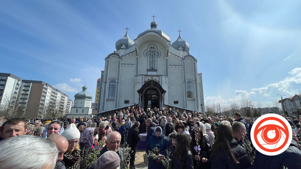 Розклад Богослужінь у Калуських храмах на Страсний тиждень