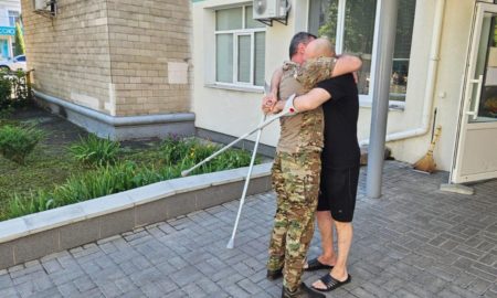 Додому повернувся воїн із Калущини, який майже рік був у полоні | ФОТО