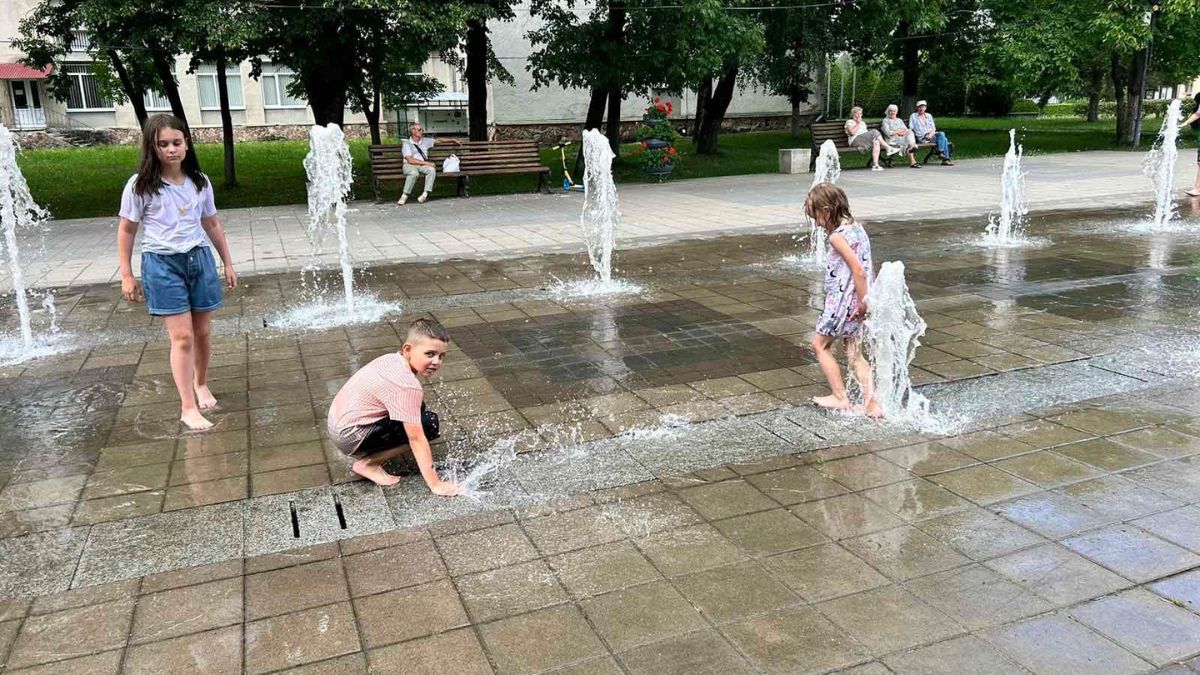 У Долині запустили фонтан | ФОТОФАКТ