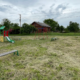 За зверненням депутата у Підгірках покосили траву на дитячому майданичику