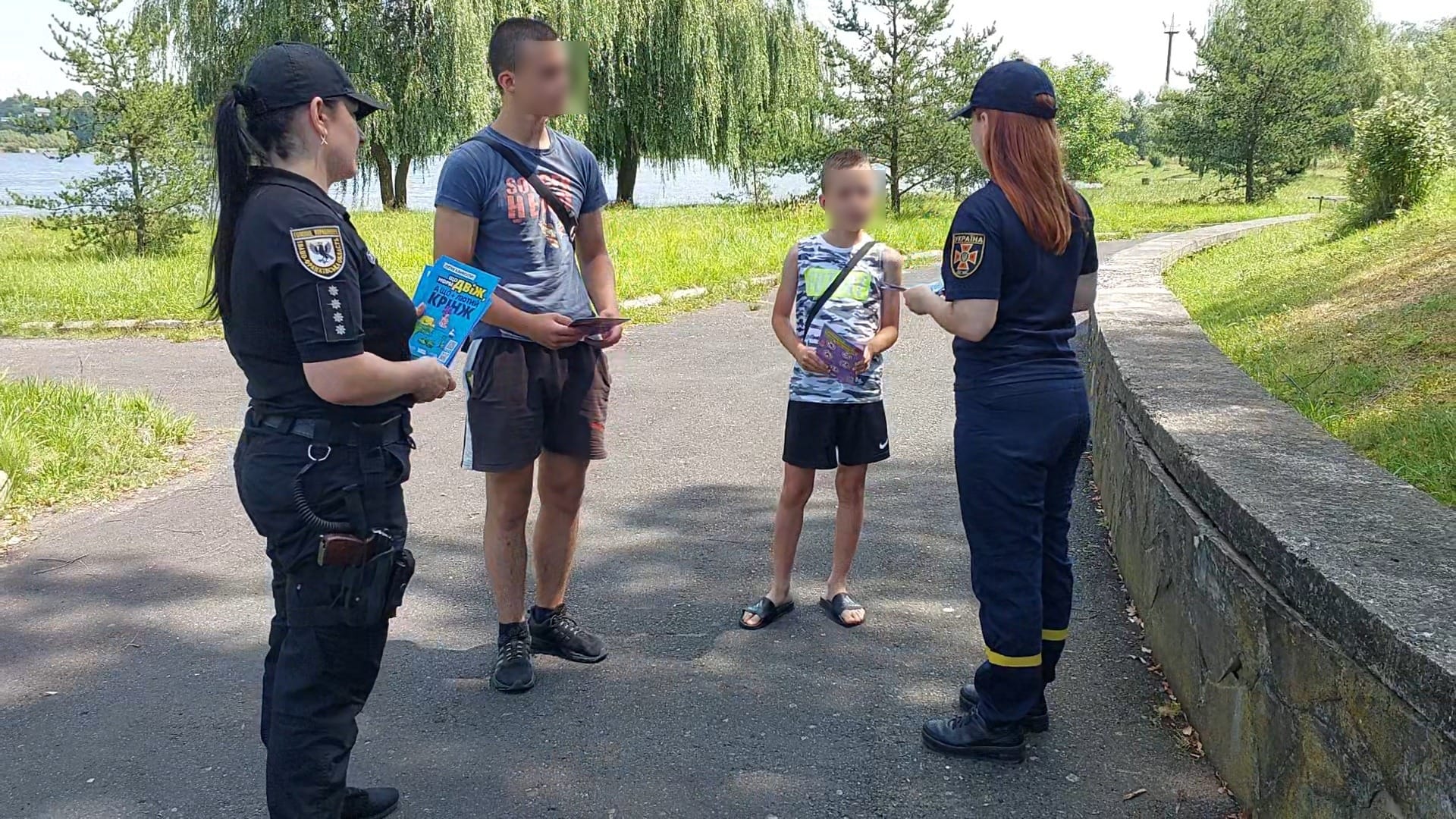 Біцля водойм у Долині та Калуші рятувальники проводять профілактичні рейди