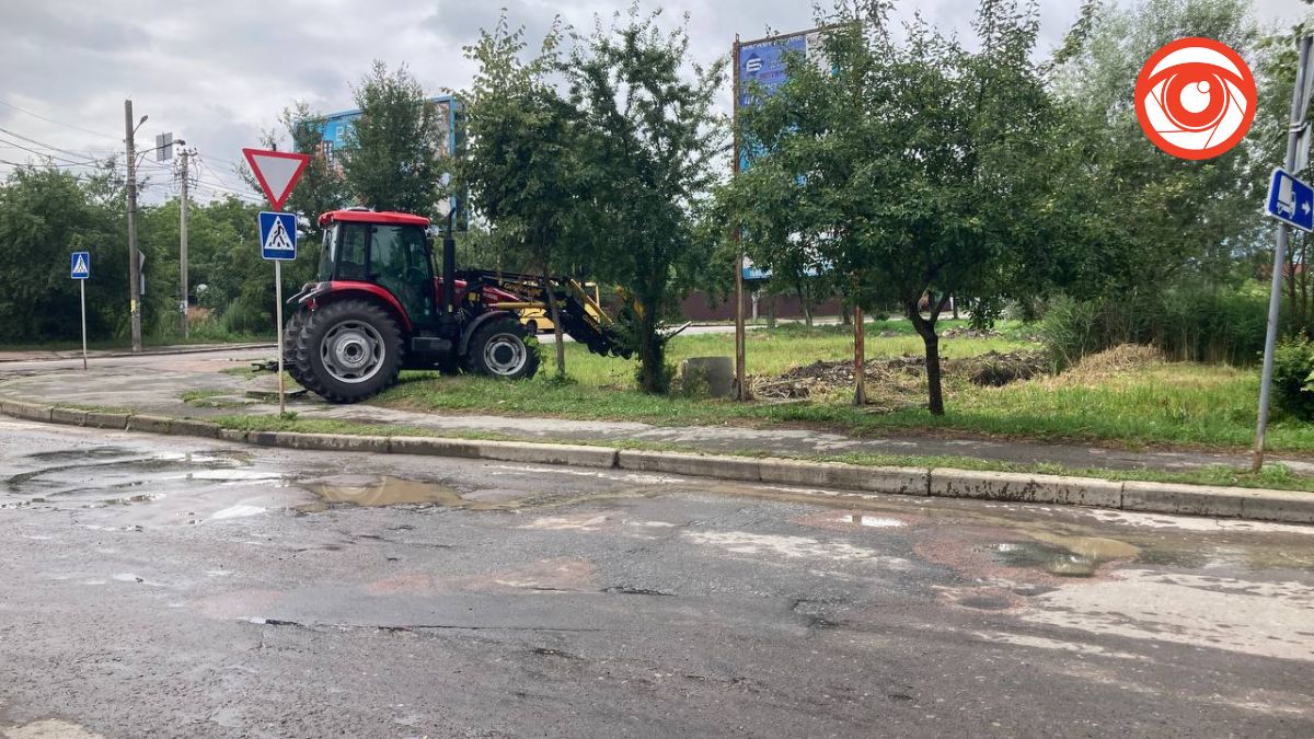 "Ніхто не викопував жодної нової канави", — міська рада про ситуацію на озері