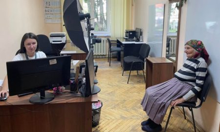 102-річна мешканка Калуської громади вирішила отримати закордонний паспорт | ФОТОФАКТ