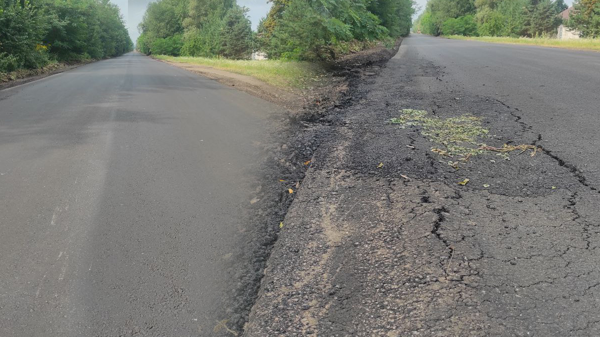 Техніка поїхала — дорога посипалася. За Студінкою покращення на трасі протрималися три дні | ФОТОФАКТ