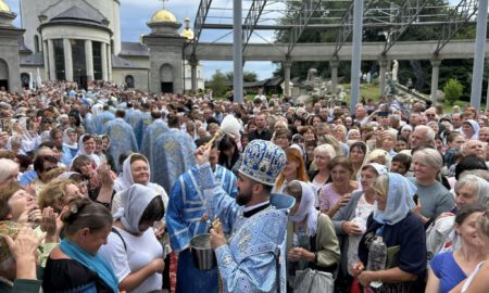 Велелюдна проща у Гошеві