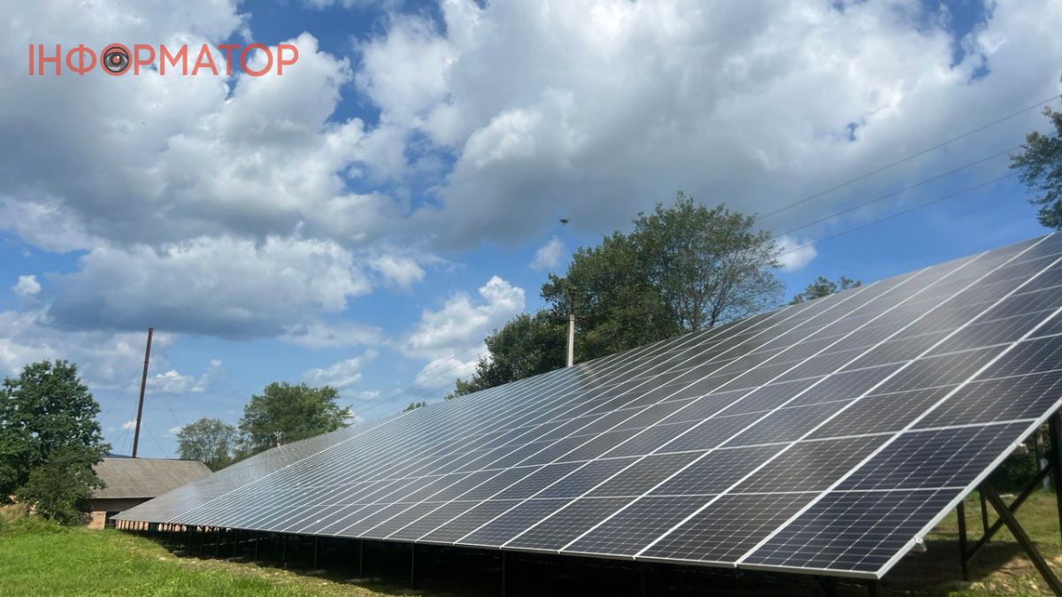 "Подружитися" із сонцем: у Долині побільшає комунальних закладів із сонячними панелями