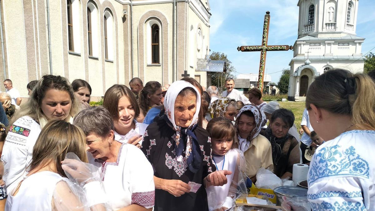 У Студінці зібрали майже 50 тисяч гривень на потреби захисників і волонтерів