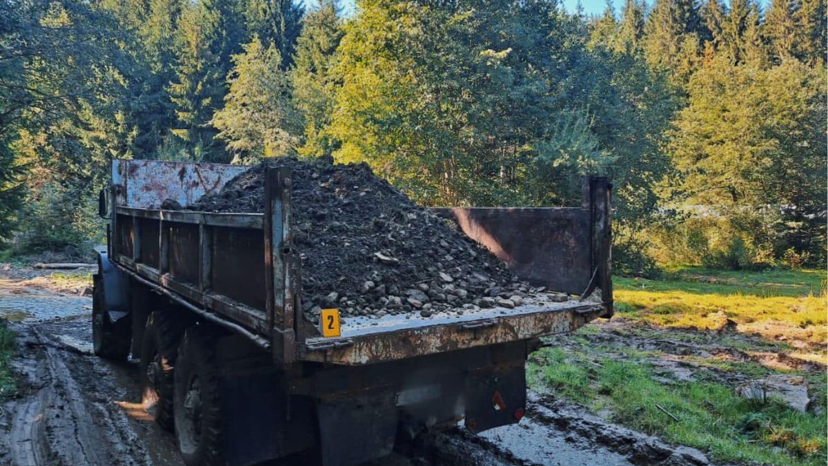 Мешканця Калущини судили за видобуток гравію з Лімниці