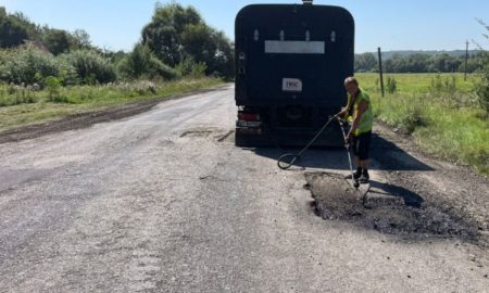 У Калуській та Войнилівській громадах працюють дорожники