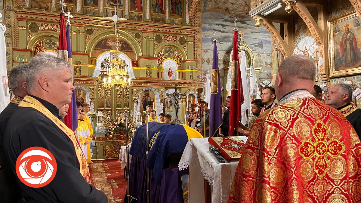 У Хотіні прощаються з полеглим захисником Романом Бойчуком |ФОТО