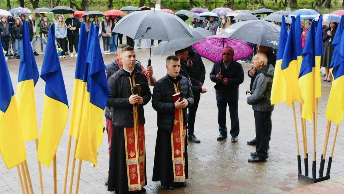 Меморіальні Таблиці Голинь