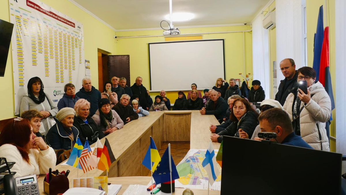 Із Пійла до міського голови приїхала велика делегація. Що збурило громаду?