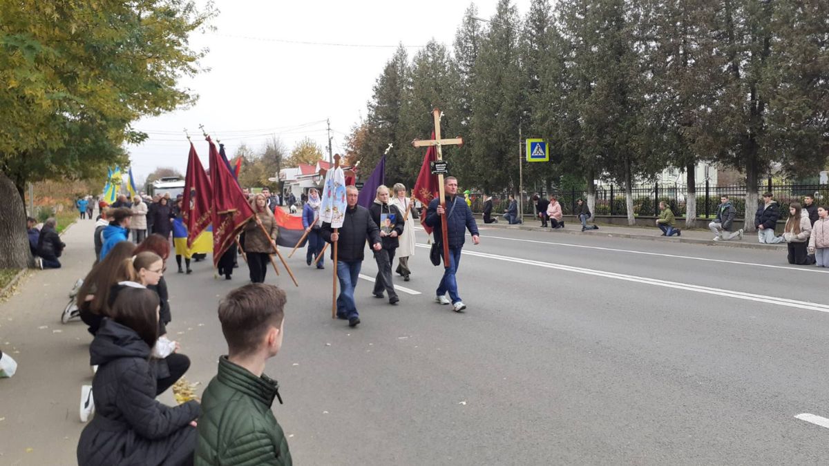 На Калущині поховали воїна Олександра Довганича