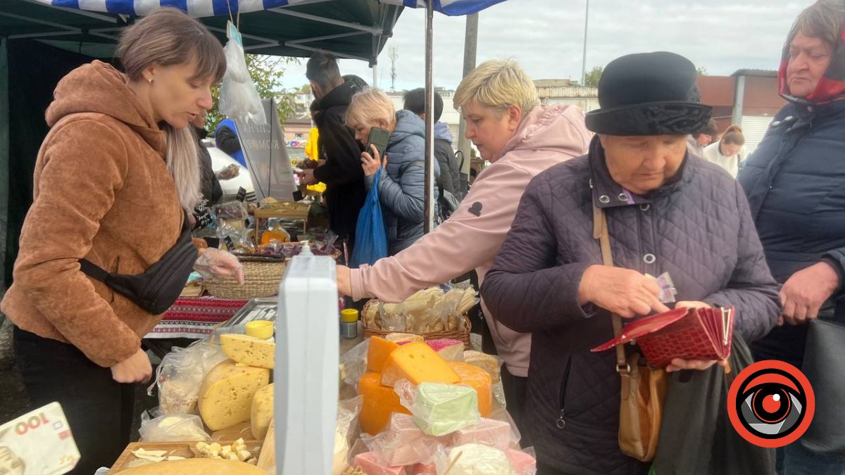 На ярмарку в Калуші — закарпатські ковбаси, місцева риба та гуцульські сири