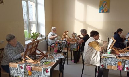 У Калуші підопічні геріатричного центру змогли відчути себе художниками