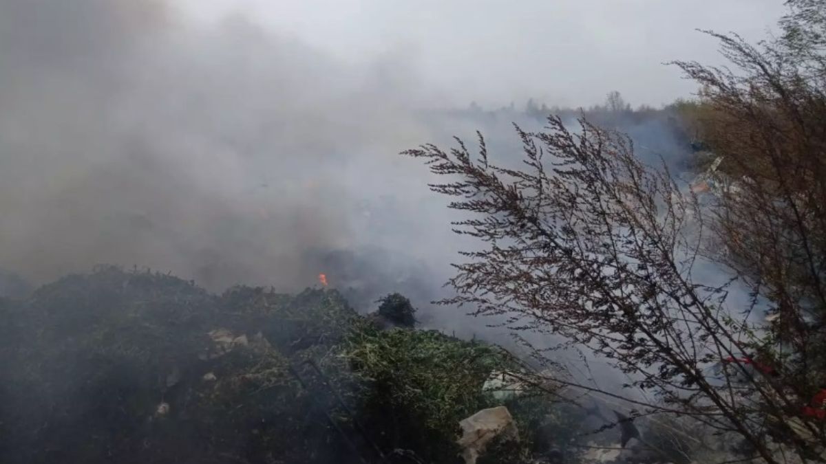 На Калущині вогнеборці три години гасили пожежу на сміттєзвалищі