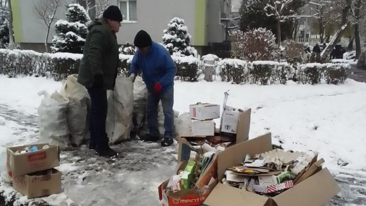 Калуське ОСББ за три місяці зібрало понад тонну паперу, скла і пластику