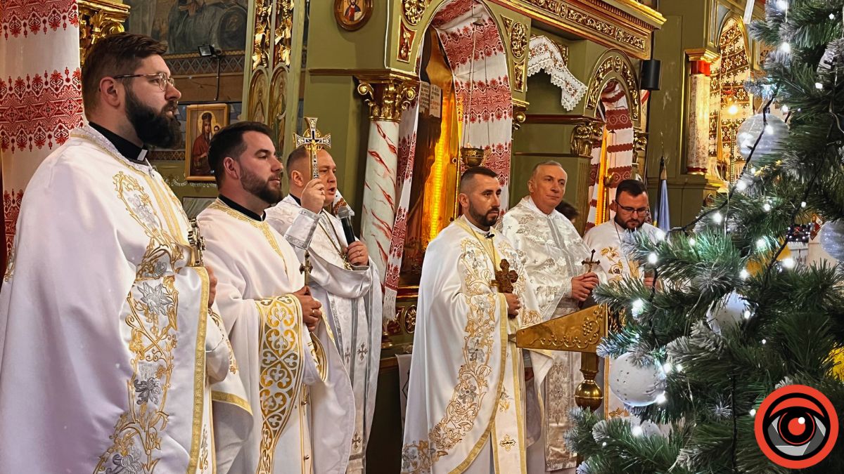 Церкви святого Миколи у Хотіні