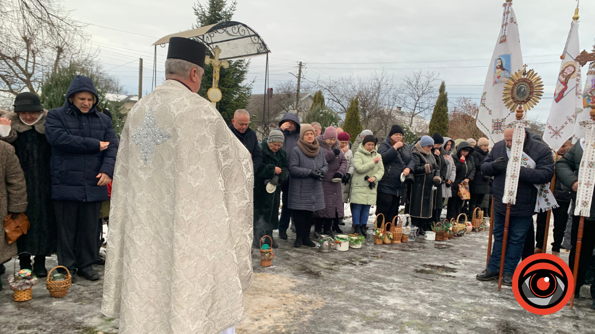 Водосвяття біля храму Різдва Пресвятої Богородиці у Калуші