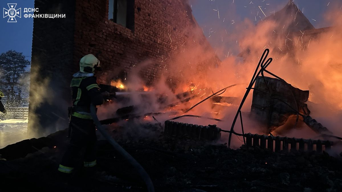 Рятувальники