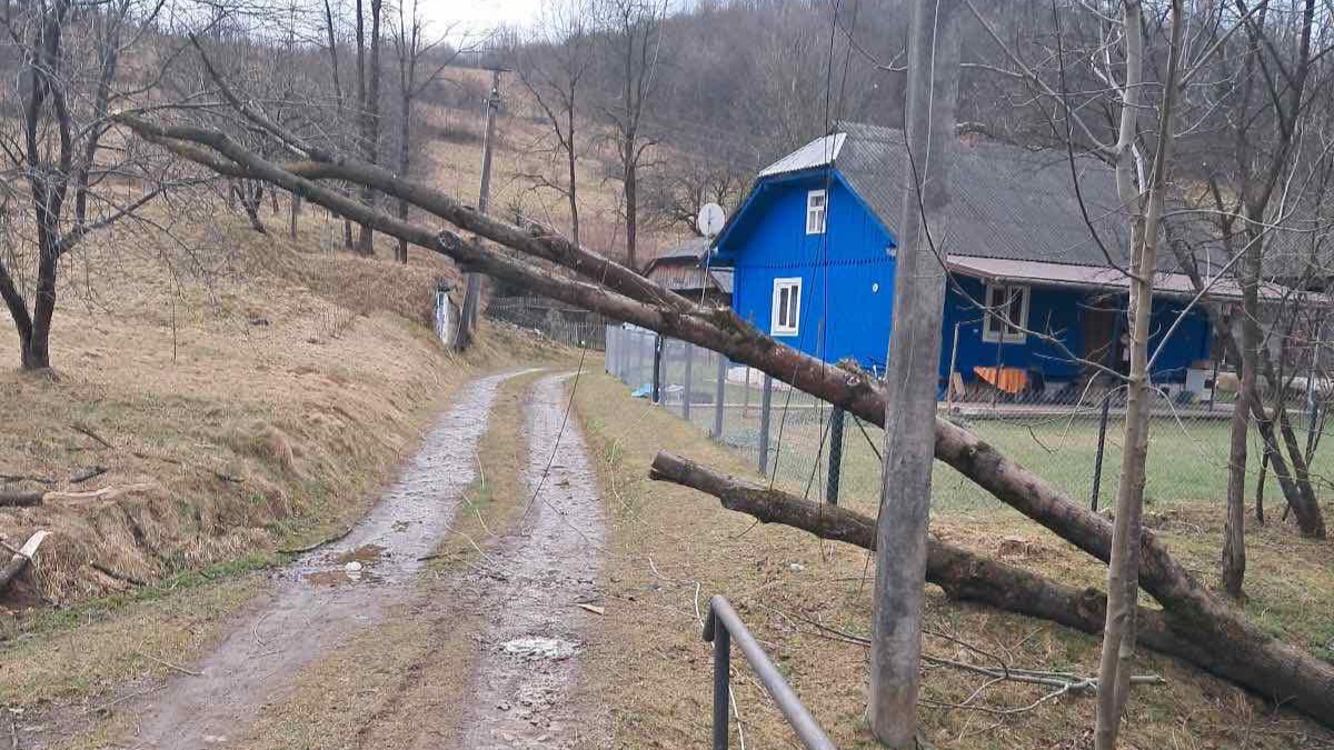 На Калущині залишаються знеструмленими ще п'ять населених пунктів