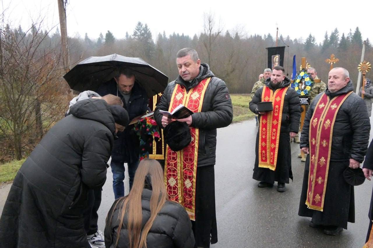 На Калущині поховали Героя Валерія Надвірнянського