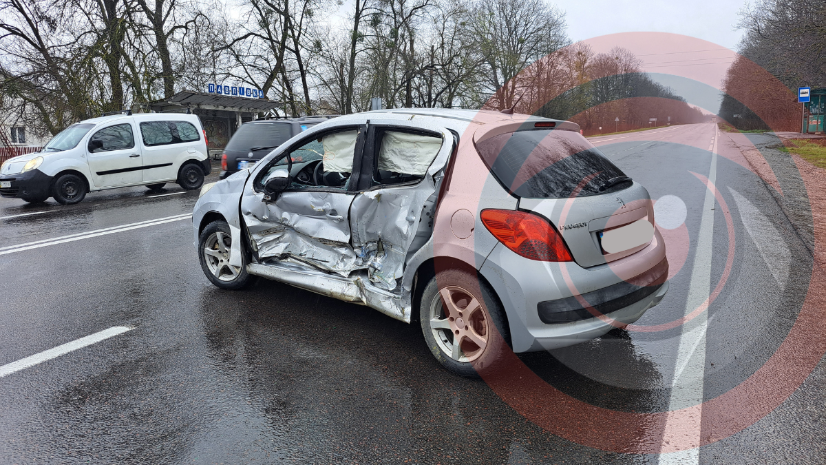 На трасі між Калушем та Івано-Франківськом сталося ДТП
