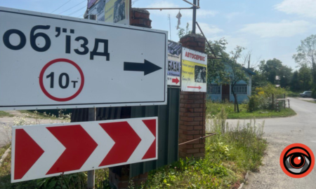 Між селами біля Рожнятова планують перекопати дорогу