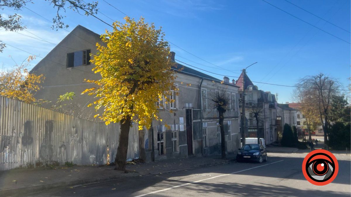 З аукціону продають будівлю на майже 450 "квадратів" у центрі Калуша