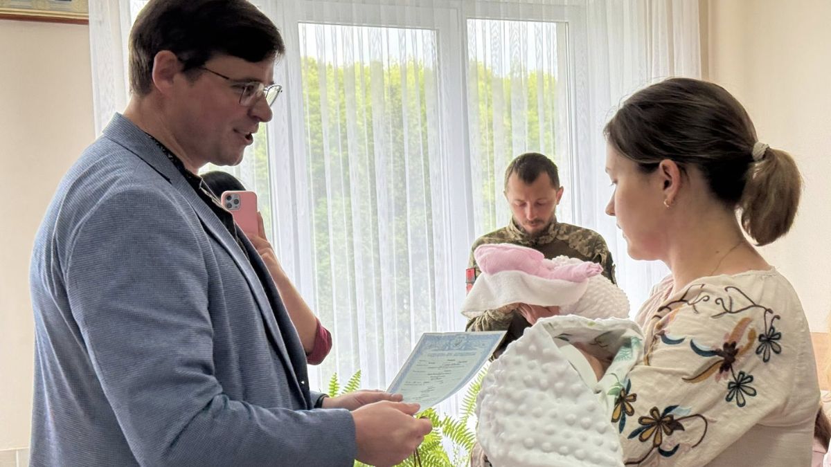 Пологовий будинок вишиванки (1)