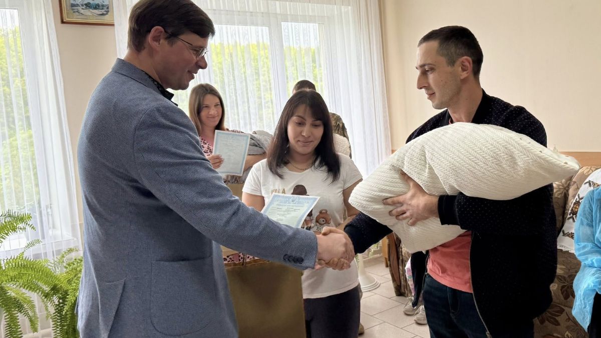 Пологовий будинок вишиванки (1)