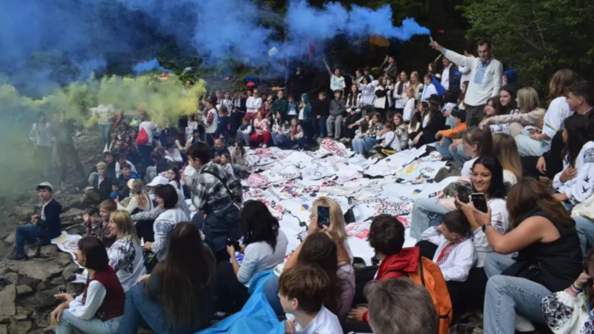 Як на Росохані 120 дітей із різних куточків України офіційно встановили рекорд