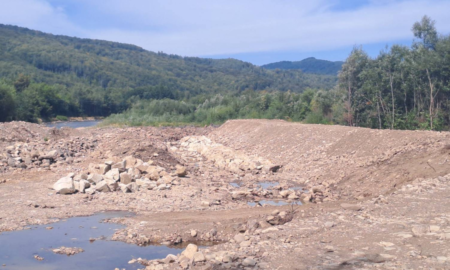 На Калущині за понад 6 мільйонів гривень міняють русло Лімниці та відновлюють дамбу