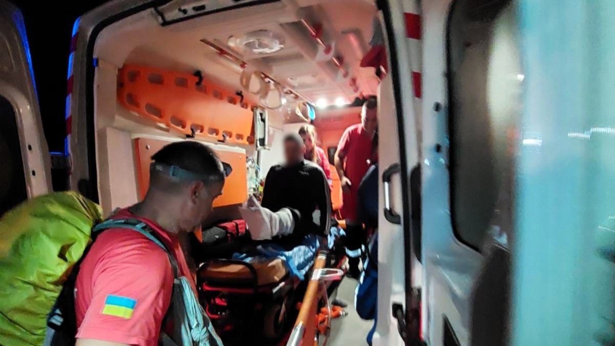 Рятувальники