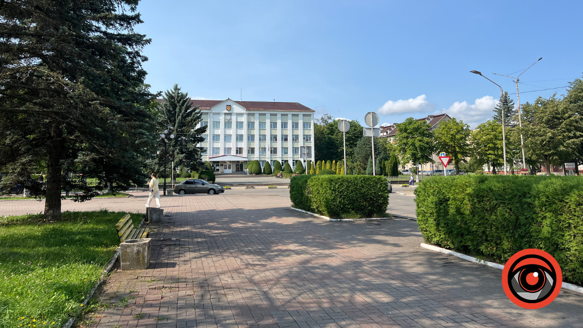 У Долині громада не почула сесію, а після перерви депутати ще й не повернулись