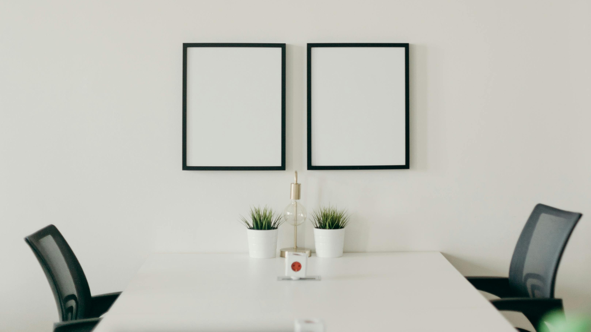 У Калуші за три роки виконком назамовляв фоторамок на понад 187 тисяч гривень