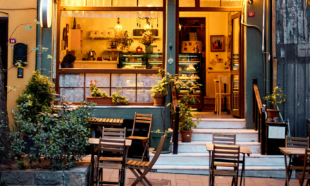 Підприємці, які мають ліцензії на алкоголь і тютюн, з жовтня працюватимуть за новини умовами