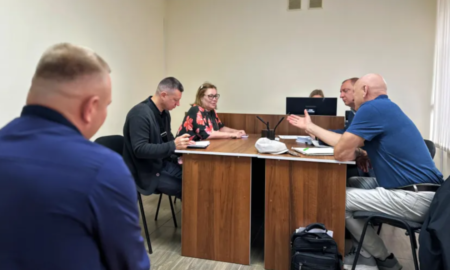 Депутат Тарас Барнич виплатив потерпілій моральну шкоду, а допит свідків відклали на жовтень