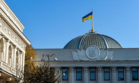 ВРУ відновлює трансляції та скасовує годинний мораторій на новини з парламенту