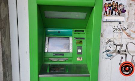 Хто і чим вимазав банкомат у центрі Калуша