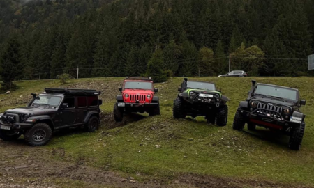 На Закарпатті джипери знімали відео, а мастило з їхнього автомобіля текло на берег гірської річки